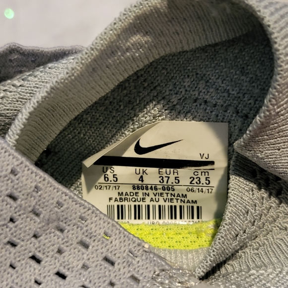 Nike free run motion flyknit size 6.5 - Picture 7 of 8